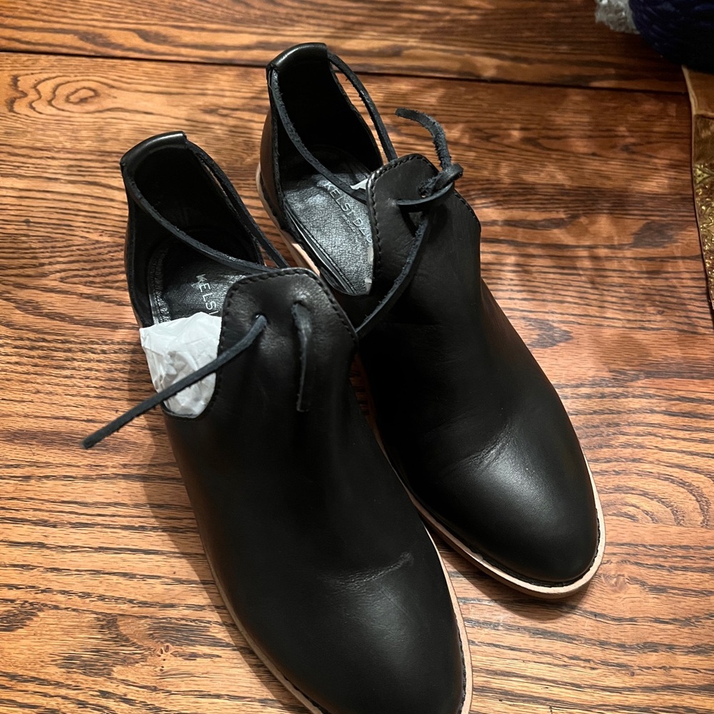 Kelsi Dagger Elegant Black Ankle Boots